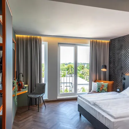 Loginn Airport 3* Berlin