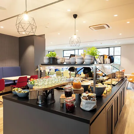 Hotel Loginn Airport 3*