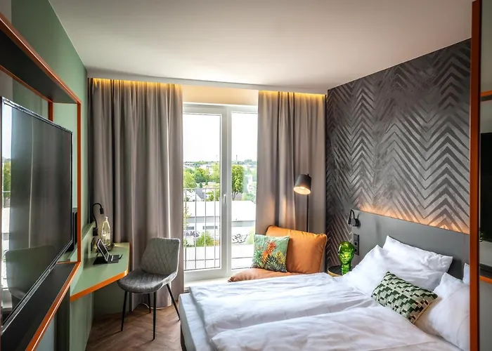 Hotel Loginn Airport