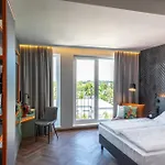 Loginn Airport 3* Berlin