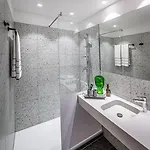 Loginn Airport Hotell 3*