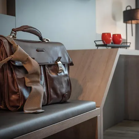 Loginn Airport Hotel 4*