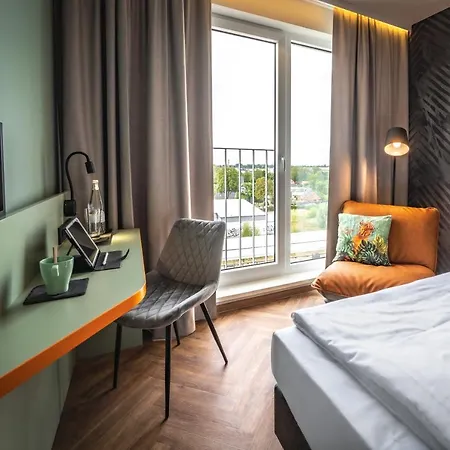 Hotel Loginn Airport 4*