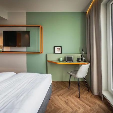 Loginn Airport Hotel 4*