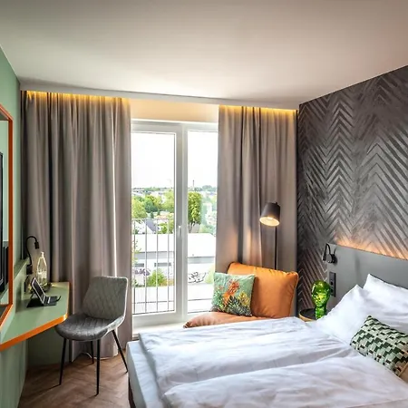 Hotel Loginn Airport