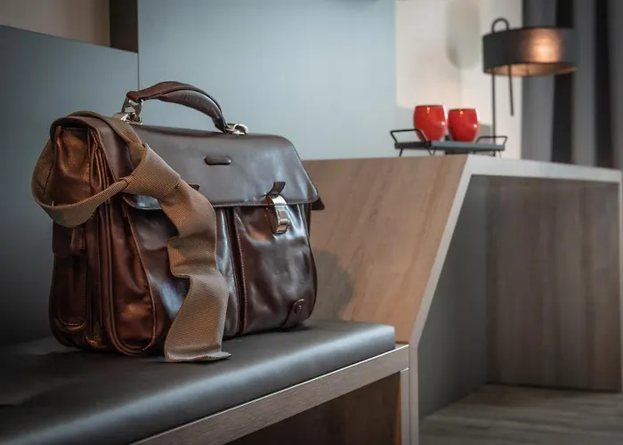 Loginn Airport Hotel 3*