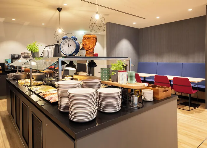 Loginn Airport Отель