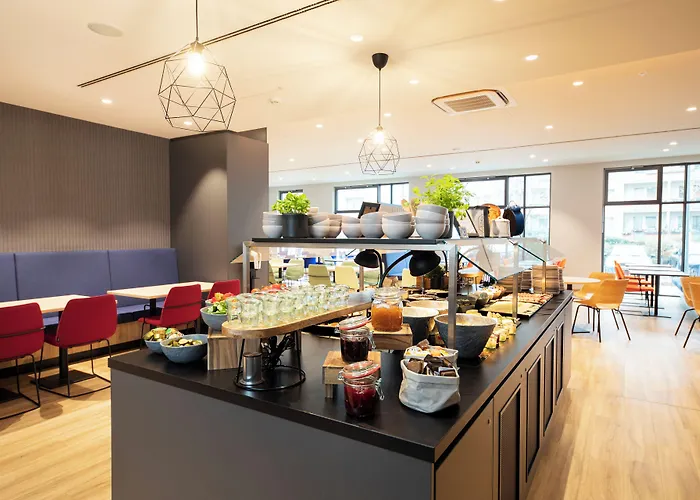 Hotel Loginn Airport 3*