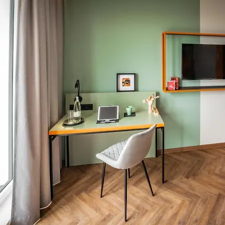 Hotel Loginn Airport