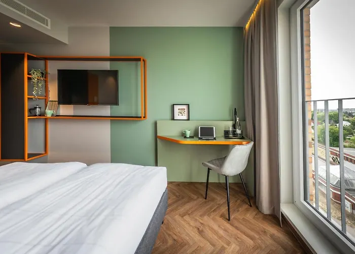 Loginn Airport Hotel 3*