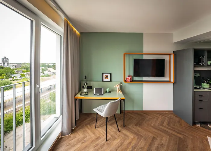 Loginn Airport Hotel 3*